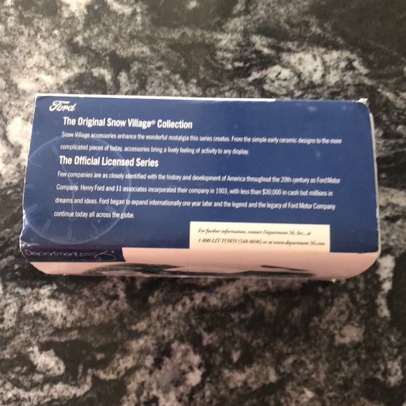 Dept 56 Snow Village - 1964 1/2 Ford Mustang - Picture 4 of 8